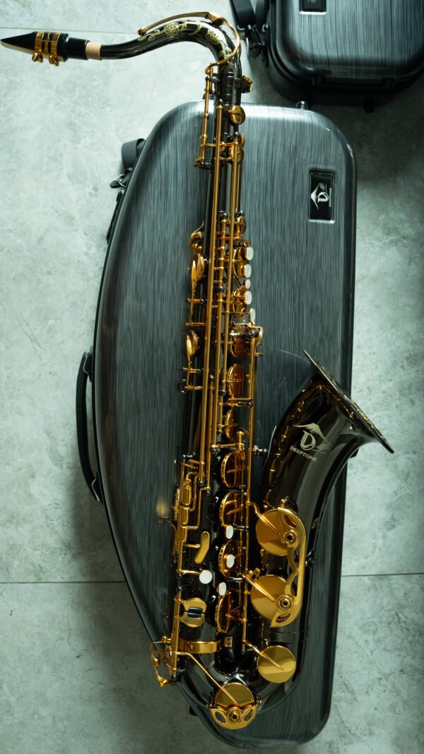 DTS500 Tenor Saxophone — Black & Gold
